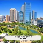 Two-Bedroom Townhouse In Downtown Houston