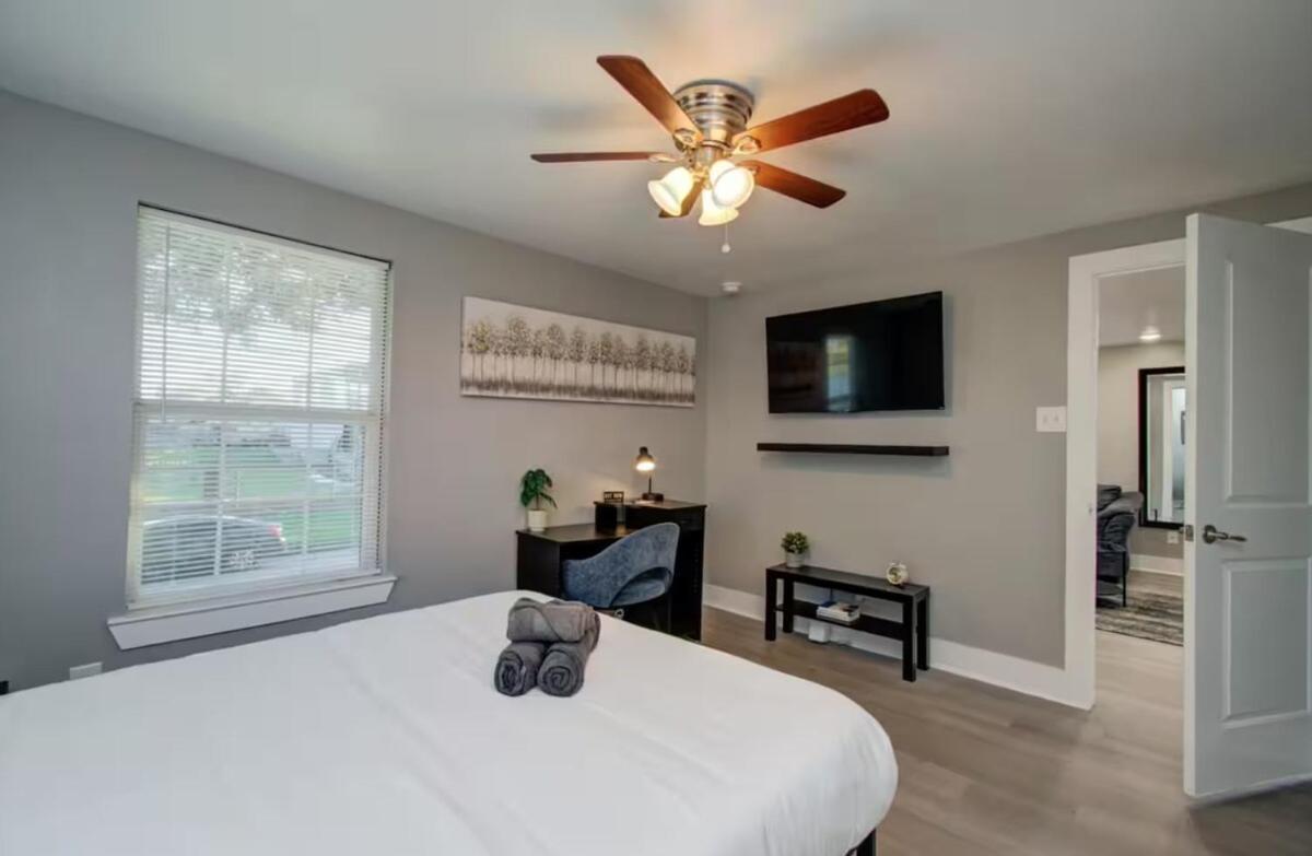 Two-bedroom Townhouse In Downtown *