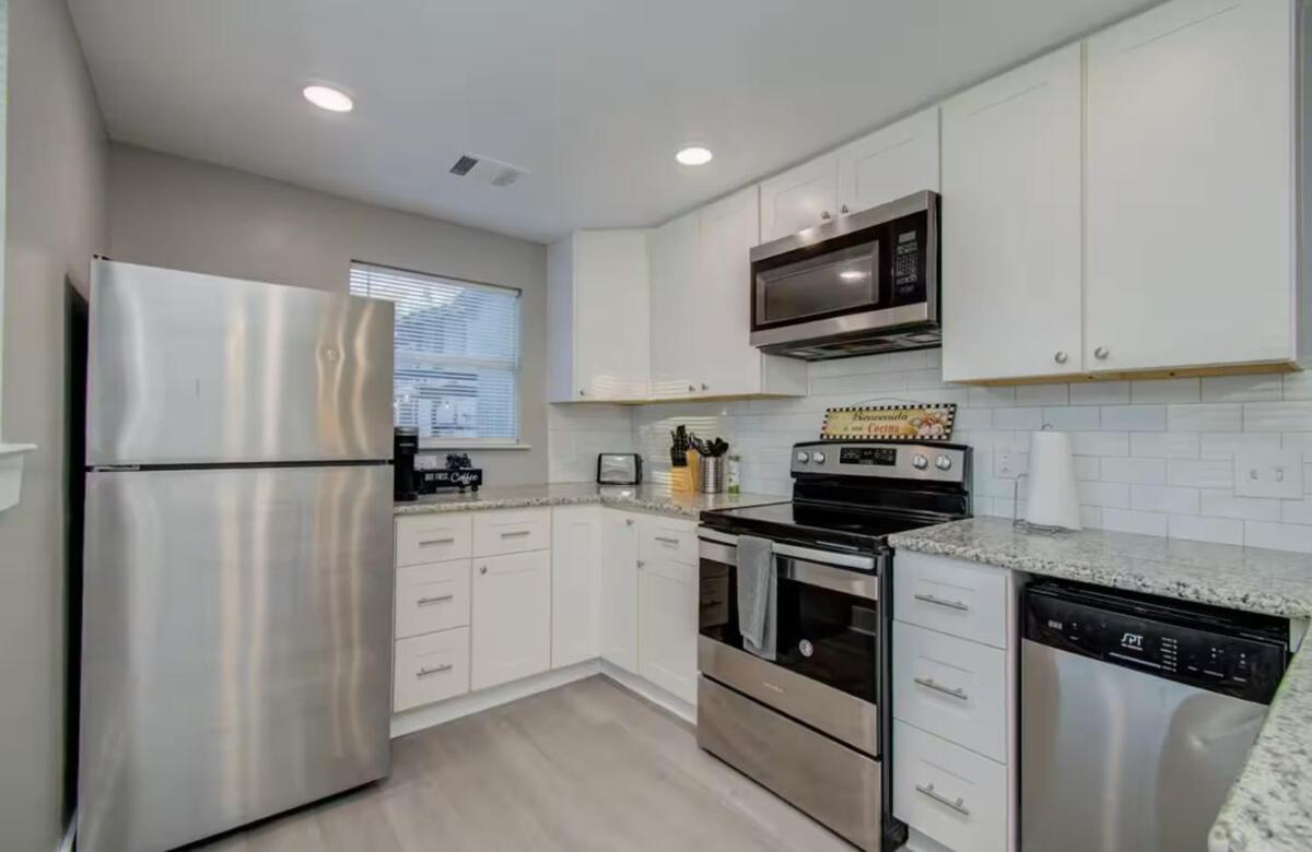 Holiday home Two-bedroom Townhouse In Downtown *