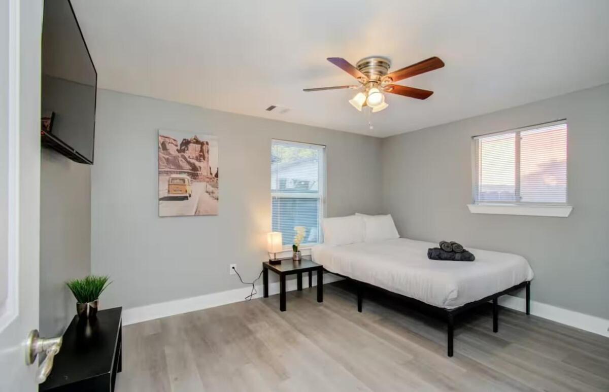Two-bedroom Townhouse In Downtown