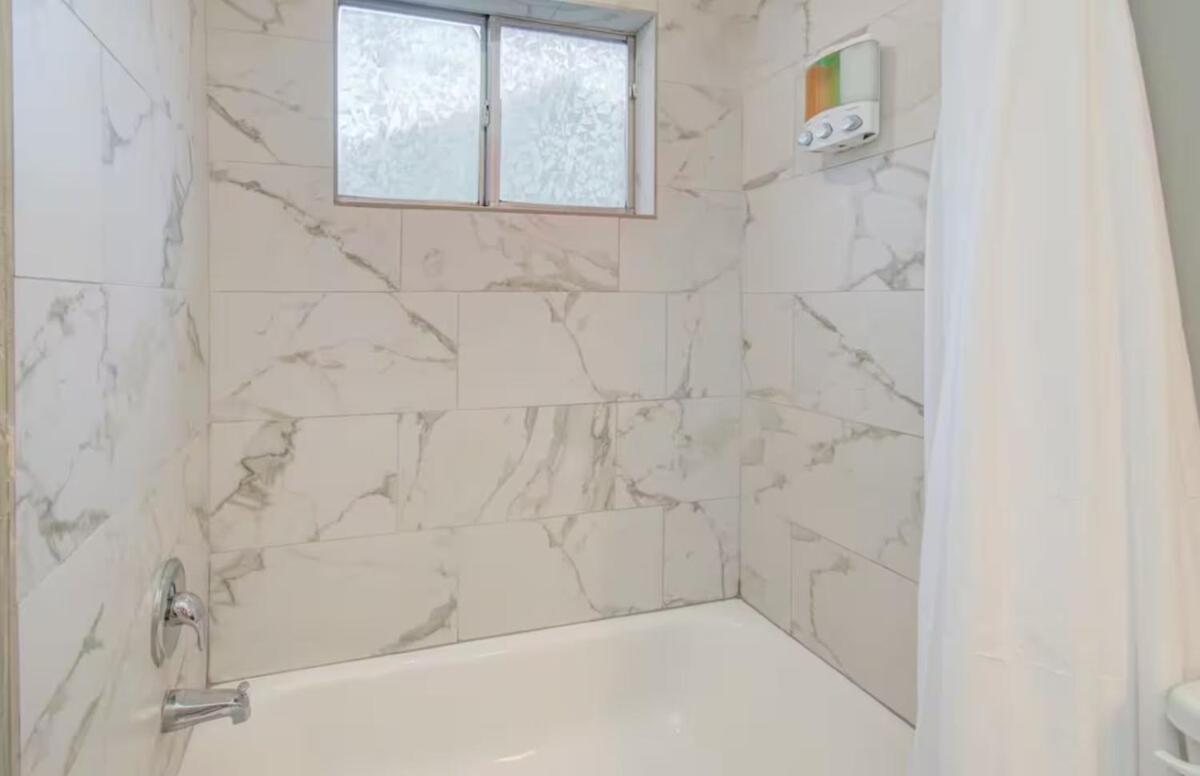 Holiday home Two-bedroom Townhouse In Downtown *