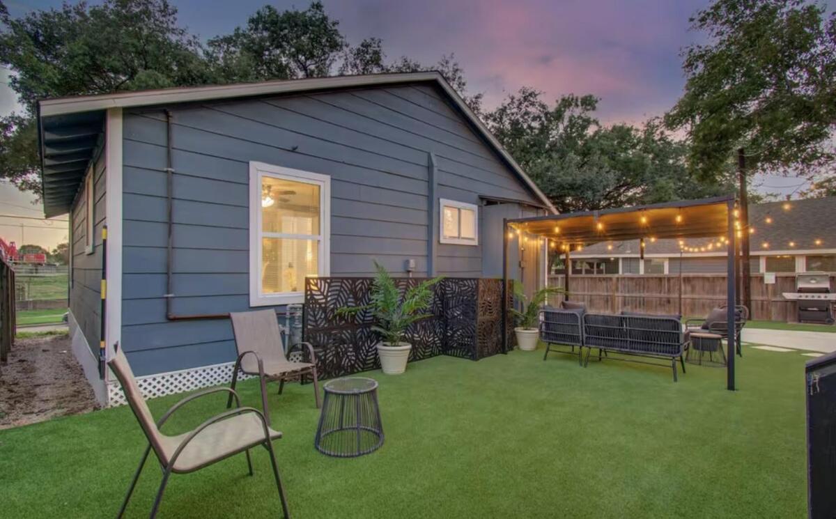 Two-bedroom Townhouse In Downtown Holiday home *