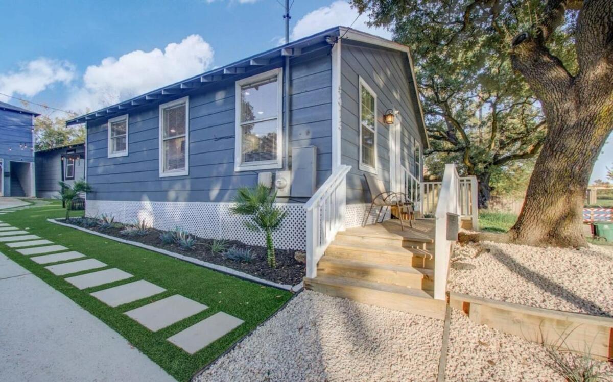Two-bedroom Townhouse In Downtown Holiday home