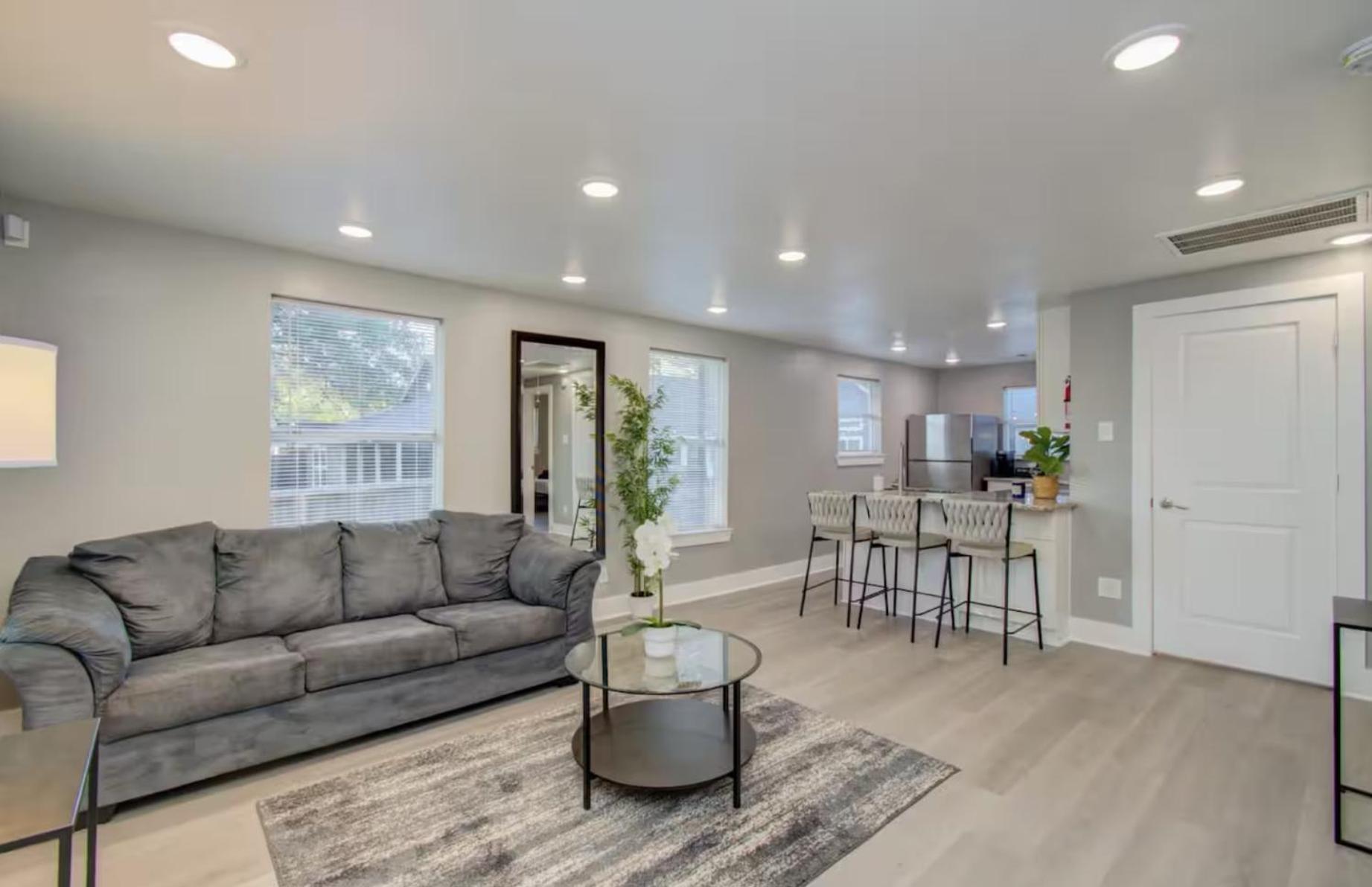 Holiday home Two-bedroom Townhouse In Downtown *